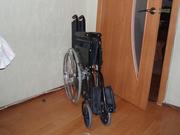 Продам складную легкую импортную инвалидную коляску
