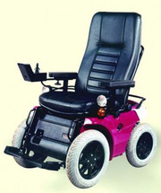 Новая инвалидная уличная коляска с электроприводом