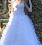 Красивое свадебное платье в отличном состоянии (цена договорная)